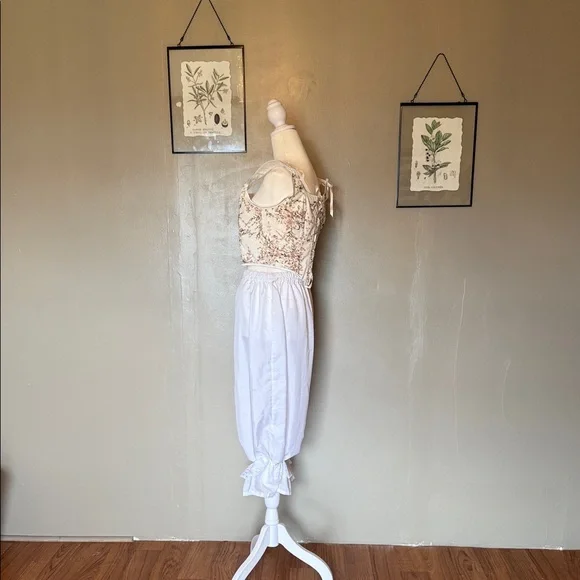 Women’s Vintage White Ruffled lace Bloomers Medium - Picture 3 of 7